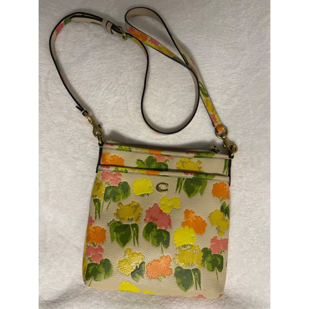Coach Kitt Messenger Bag Floral Print Pebble Leather Crossbody CC556 Chalk Multi